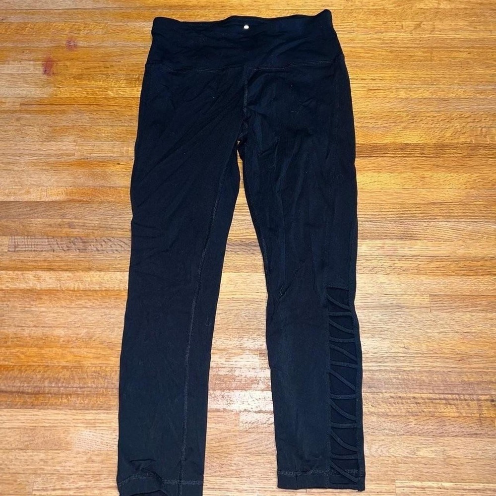 90 Degree by Reflex Women SM Black High-Waisted Cut-out Yoga Athletic Capris‎
